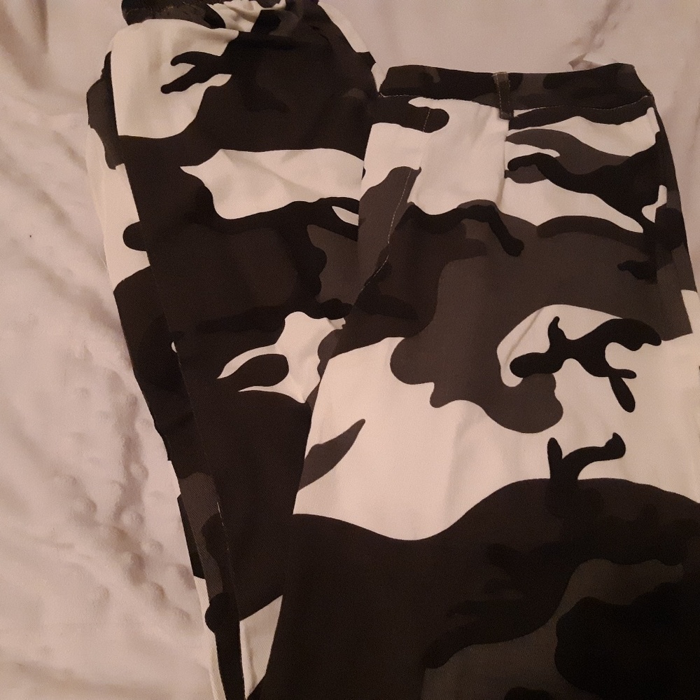 Shien Camo Pants